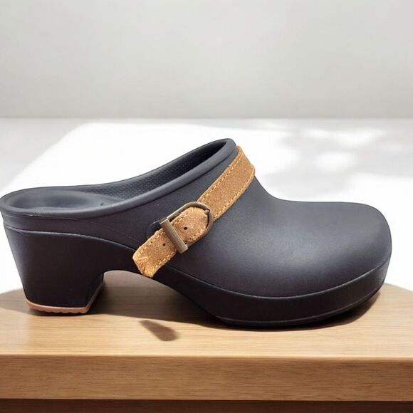 Crocs Women’s Size 11 Sarah Black Mules Clogs Brown Suede Buckle Strap‎ Comfort - Picture 1 of 9